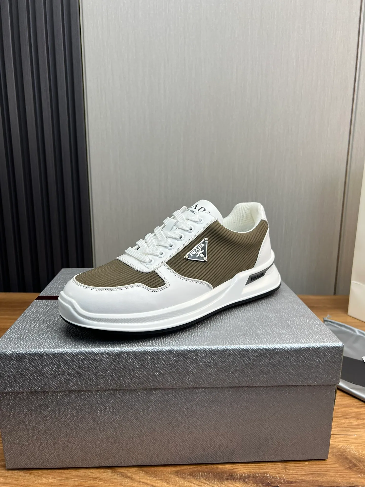 Men's shoes 💰580💰 [PRADA] Men's shoes are popular in the counter, official website is synchronized, 1 high-quality shipment ✔️Original cowhide stitching mesh + cowhide lining, 1🆚1 replica, original original bottom, 38-45 (45 customized, non-refundable)
